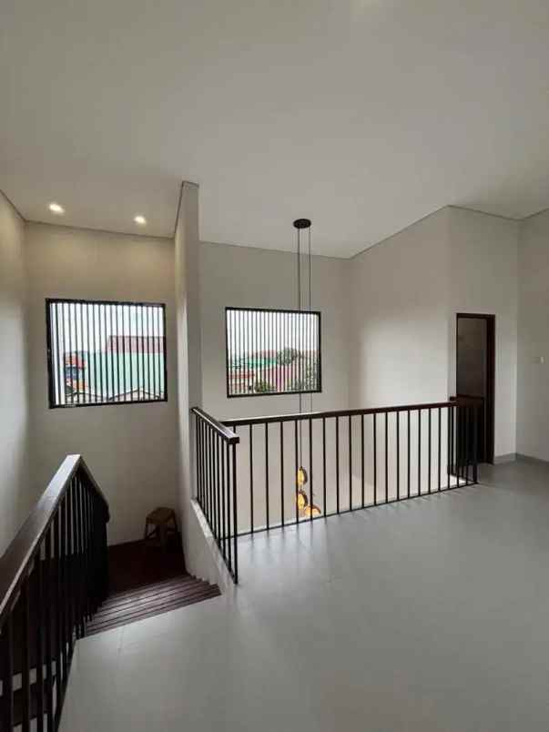 rumah mewah baru siap huni di duren sawit jaktim