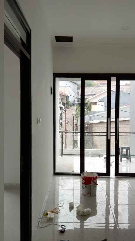 rumah mewah klaster nempel pintu tol limo