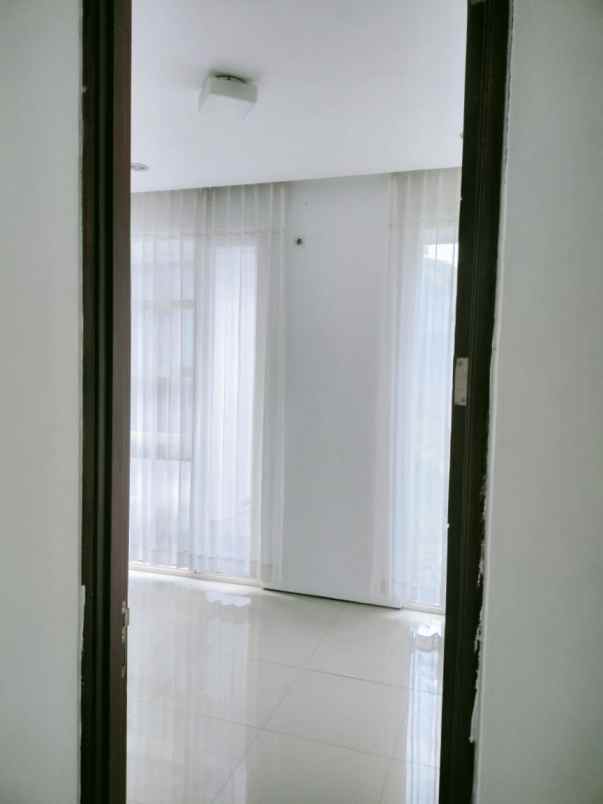 rumah mewah lokasi elit di permata jingga