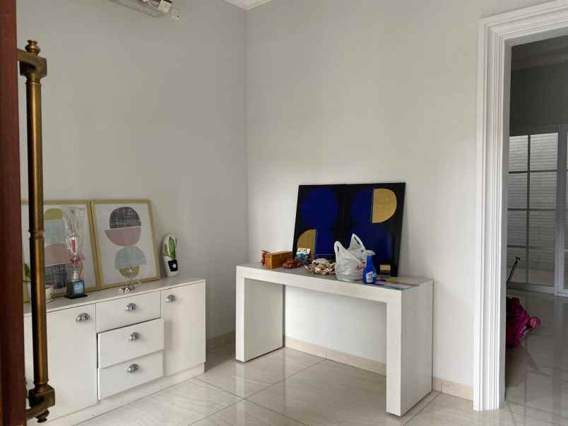 rumah mewah lokasi strategis di pulomas jaktim