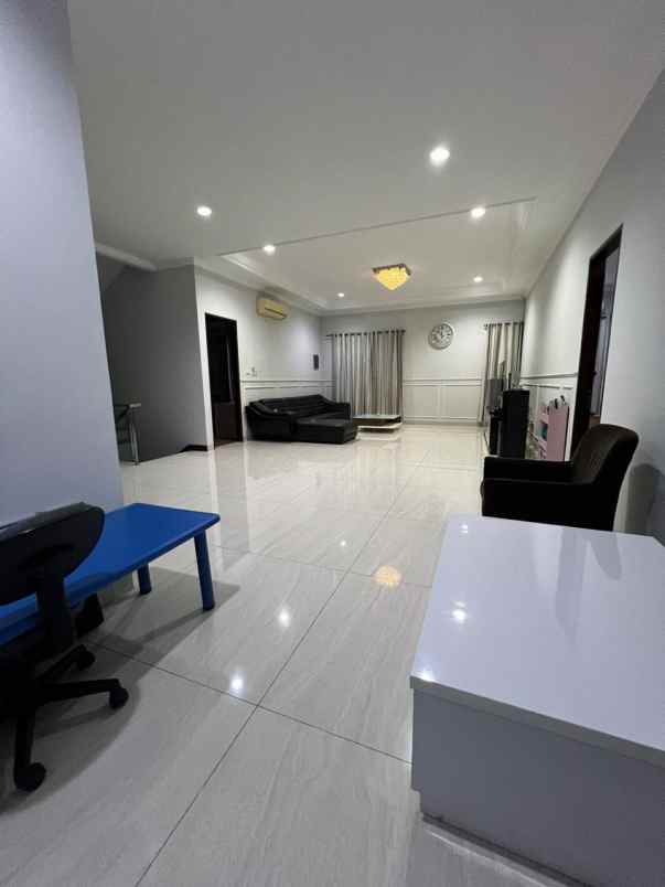 rumah mewah lokasi strategis di pulomas jaktim