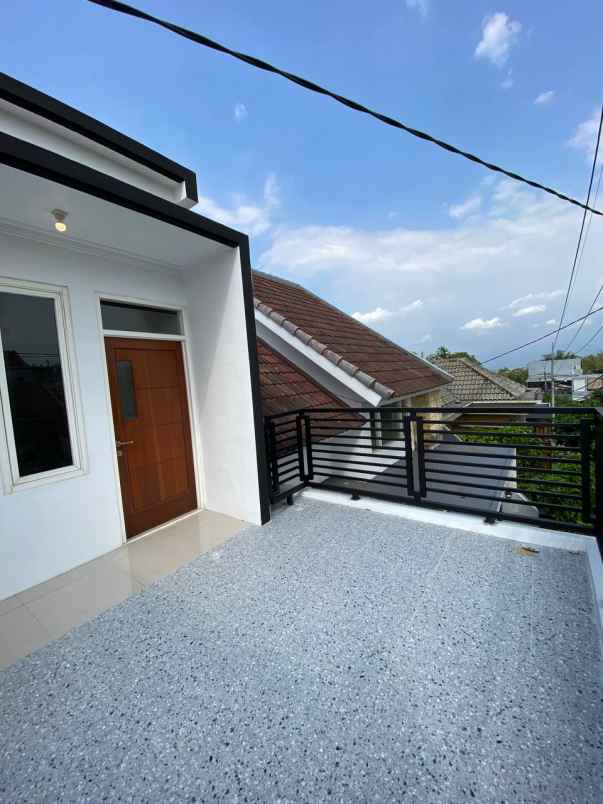 rumah mewah modern lokasi dekat kampus umm