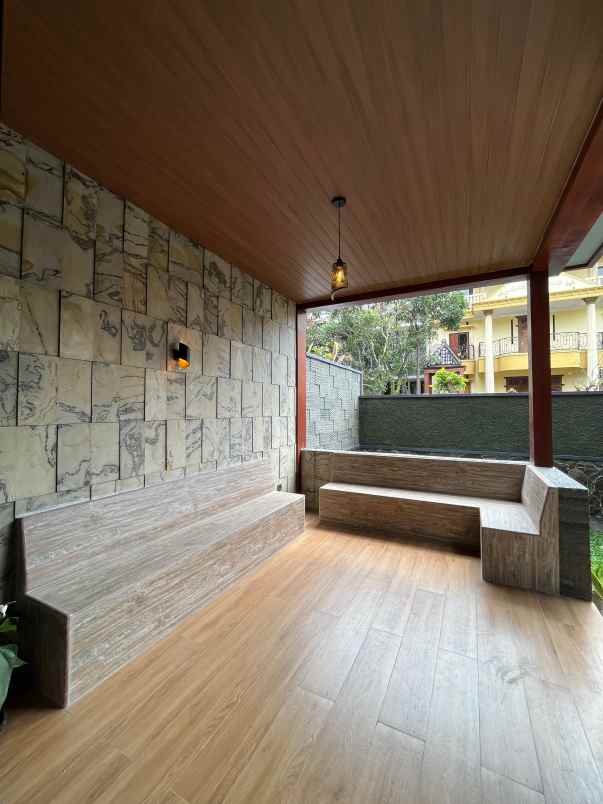 rumah mewah modern lokasi di araya nieuw indie