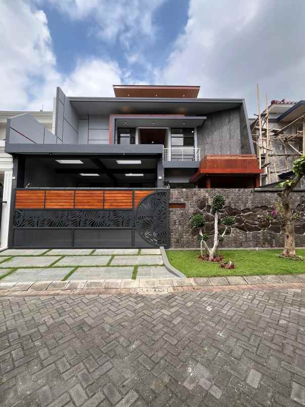 rumah mewah modern lokasi di araya nieuw indie