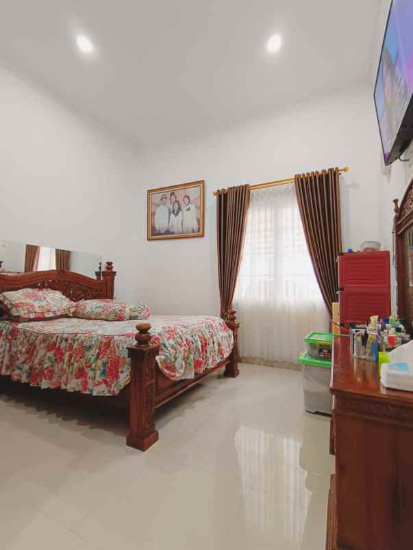 rumah mewah secondary terawat dan kokoh