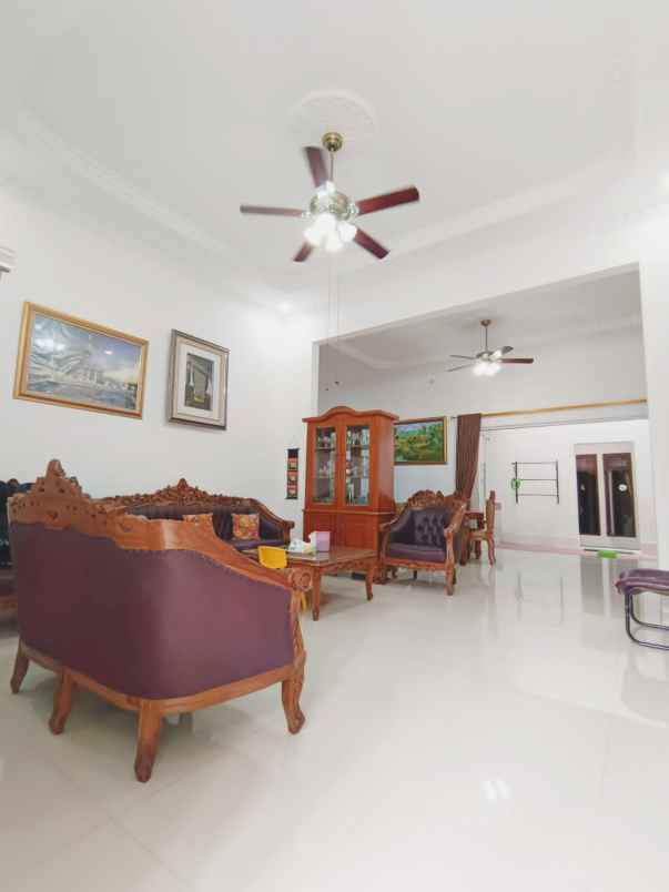 rumah mewah secondary terawat dan kokoh