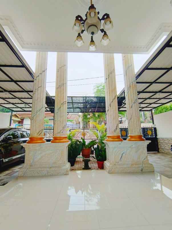 rumah mewah secondary terawat dan kokoh