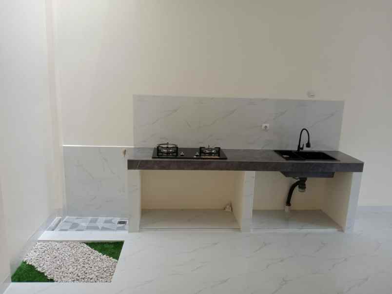 rumah minimalis 2 lantai di perumnas beji depok utara