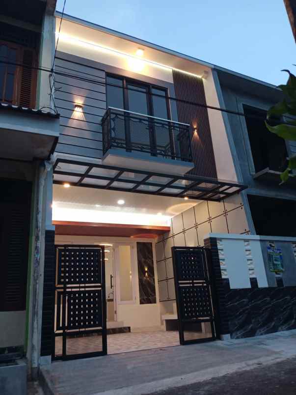 rumah minimalis 2 lantai di perumnas beji depok utara