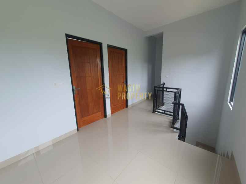 rumah minimalis dengan lingkungan aman dan nyaman