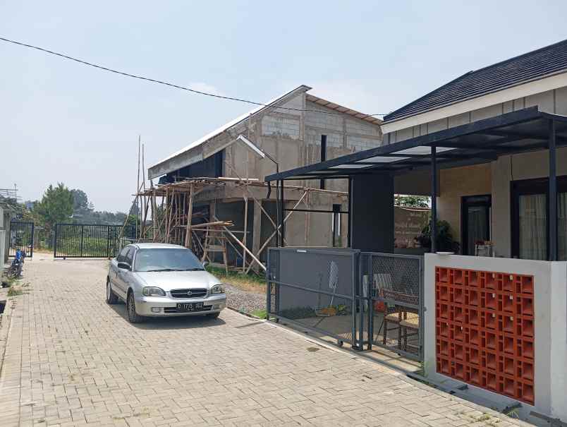rumah minimalis di sariwangi sarijadi ling asri nyaman