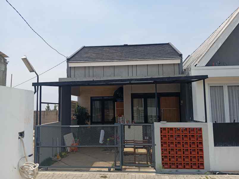 rumah minimalis di sariwangi sarijadi ling asri nyaman