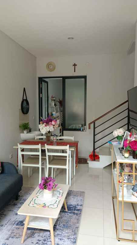 rumah minimalis modern di pondok tjandra minim renov