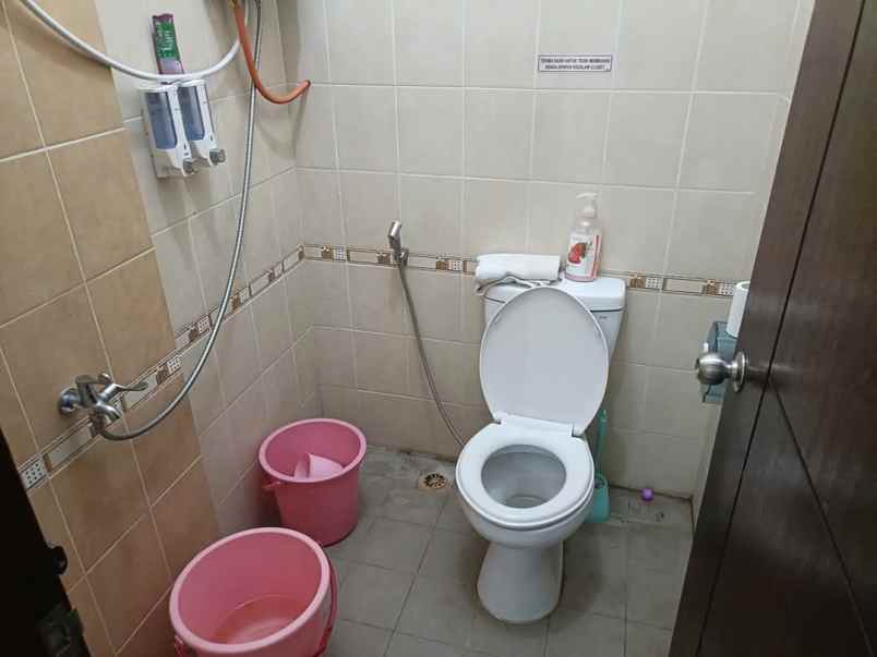 rumah minimalis modern strategis dekat kota batu