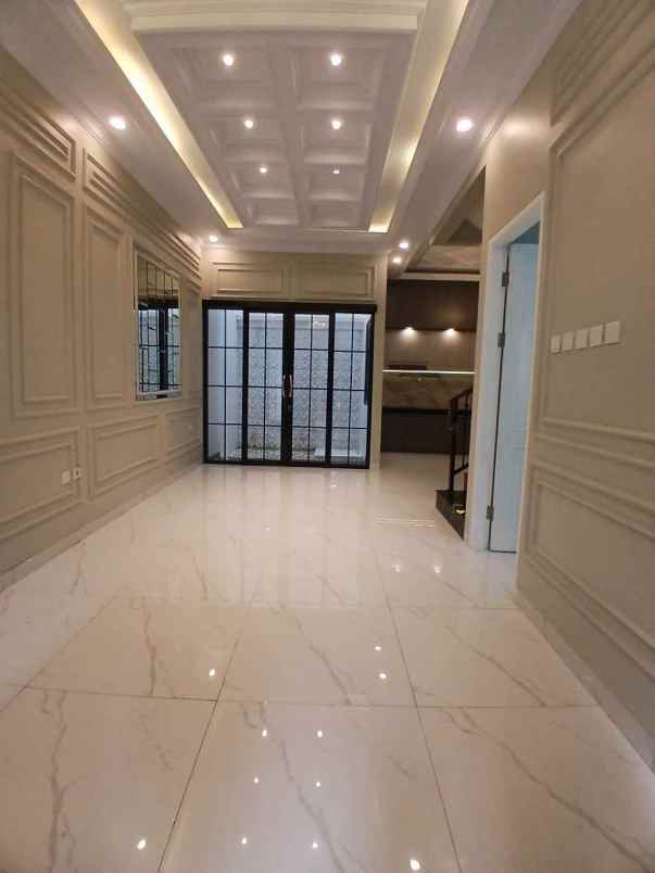 rumah modern 3 lantai rooftop di jakarta selatan