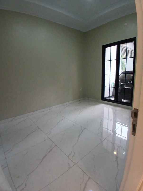 rumah modern 3 lantai rooftop di jakarta selatan