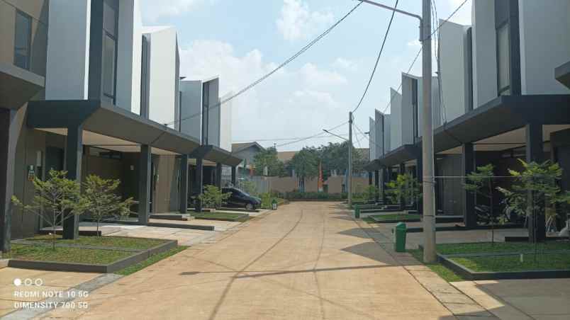 rumah modern dalam cluster besar di cileungsi bogor