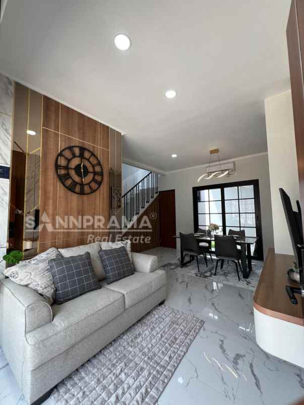 rumah modern minimalis di jantung kota depok