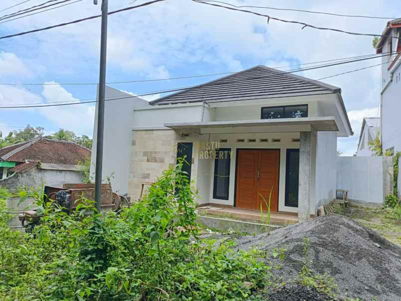 rumah modern minimalis strategis di tridadi sleman