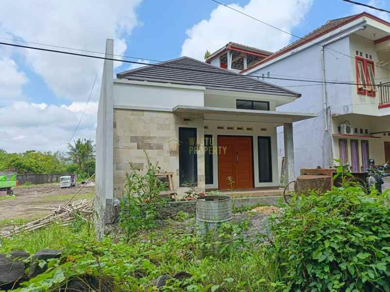 rumah modern minimalis strategis di tridadi sleman