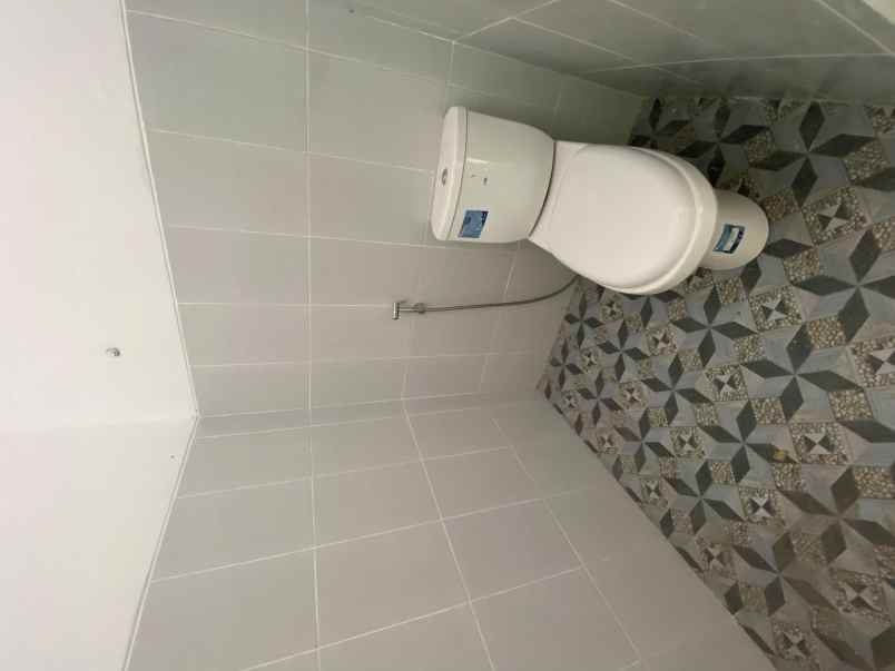 rumah modern padat penduduk