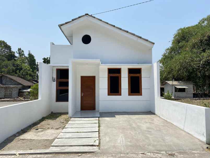 rumah modern padat penduduk