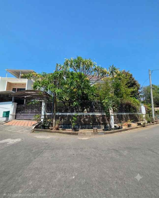 rumah mulyosari strategis row 3 mobil