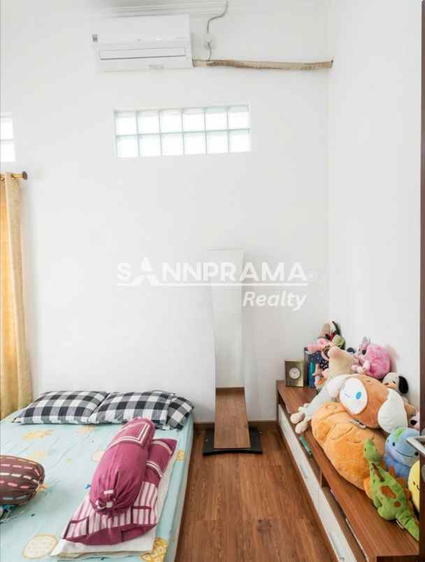 rumah murah cantik dekat stasiun depok lama