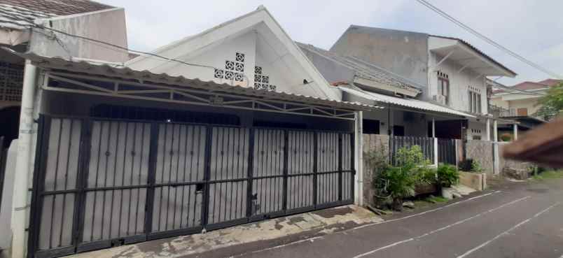 rumah murah dalam komplek di duren sawit jakarta timur