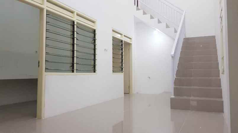 rumah nirwana eksekutif lebar 8 baru renovasi