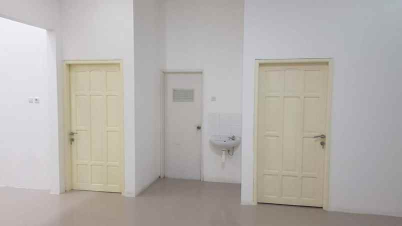 rumah nirwana eksekutif lebar 8 baru renovasi