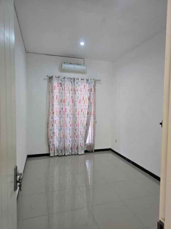 rumah nirwana eksekutif rungkut surabaya 2 lantai nego