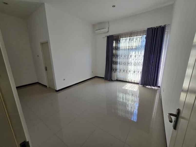 rumah nirwana eksekutif rungkut surabaya 2 lantai nego