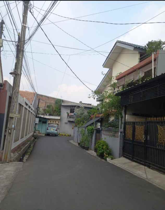 rumah non komplek bebas banjir di jatiwaringin