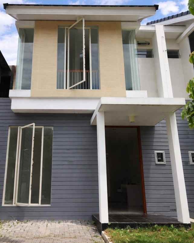 rumah northwest park citraland strategis carport