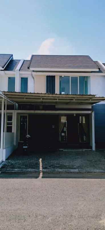 rumah northwest park hadap utara