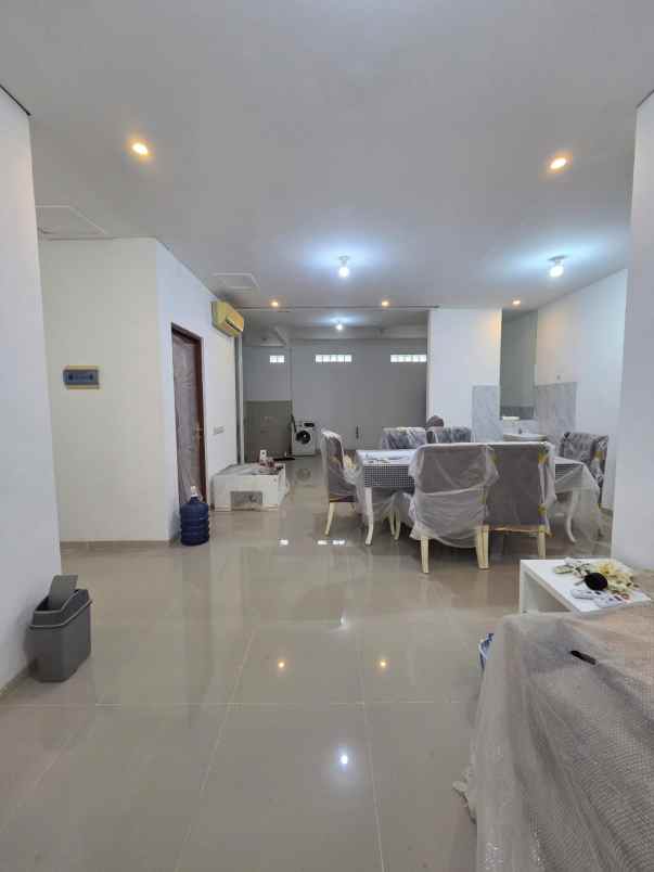 rumah pakuwon indah mansion siap huni