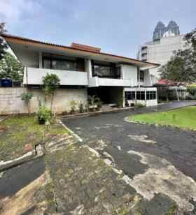 rumah plus tanah luas dekat scbd jakarta selatan