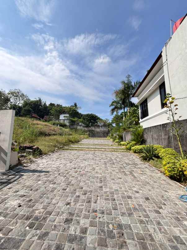 rumah rasa resort bintang 5 mulai rp2 3 miliar