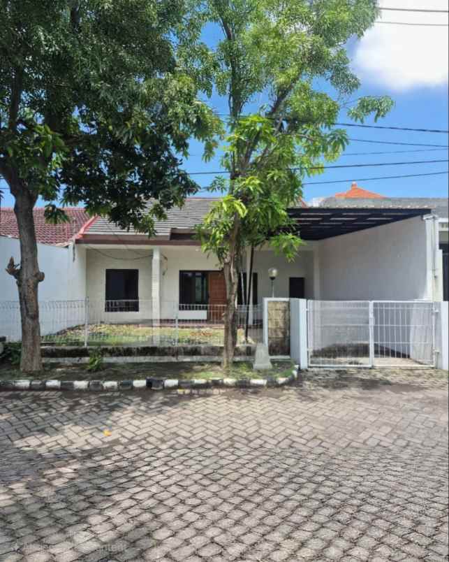 rumah raya wiguna selatan strategis
