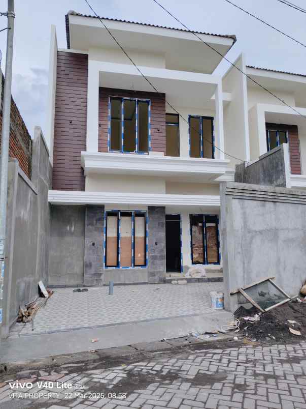 rumah ready 2 lantai di medokan ayu surabaya timur