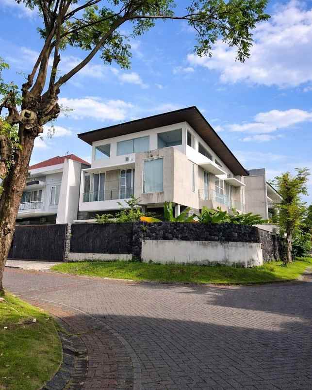 rumah san antonio pakuwon city strategis siap huni