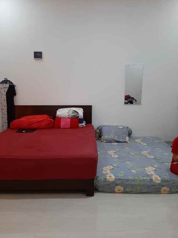 rumah second 2 lantai di mampang depok