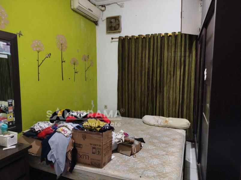 rumah second 2 lantai komplek maharaja depok roh