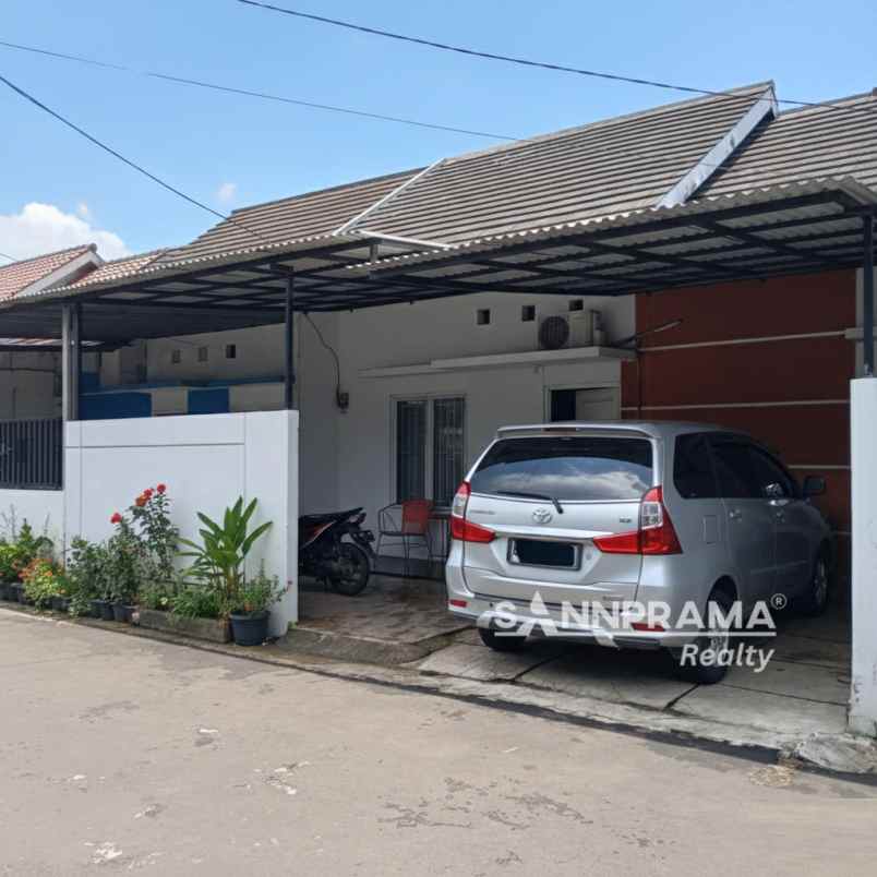 rumah second cantik dan terawat dekat grand depok city