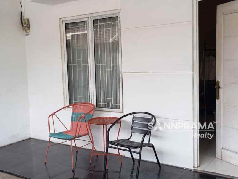 rumah second cantik dan terawat dekat grand depok city