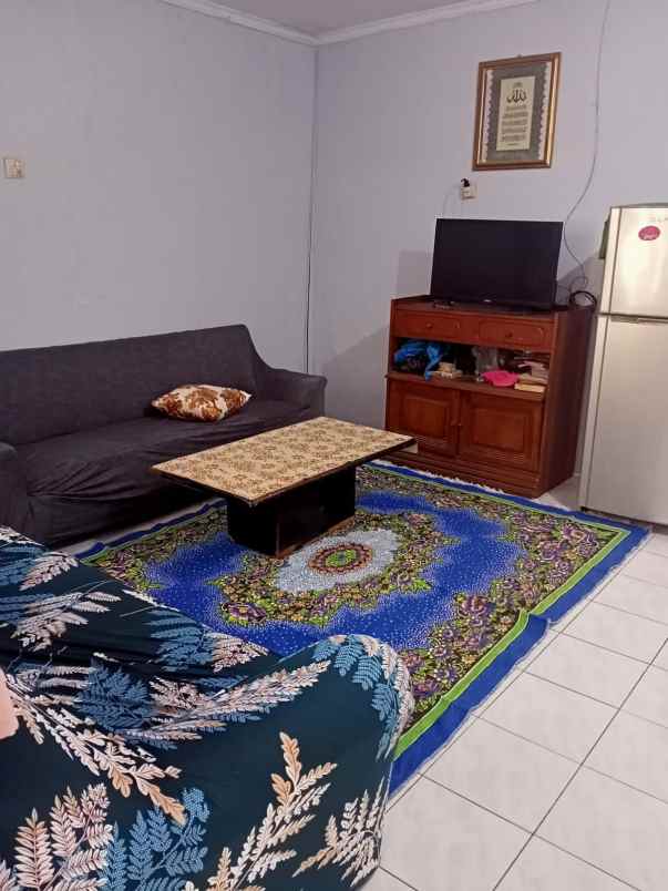 rumah second tanah luas di perum depok utara