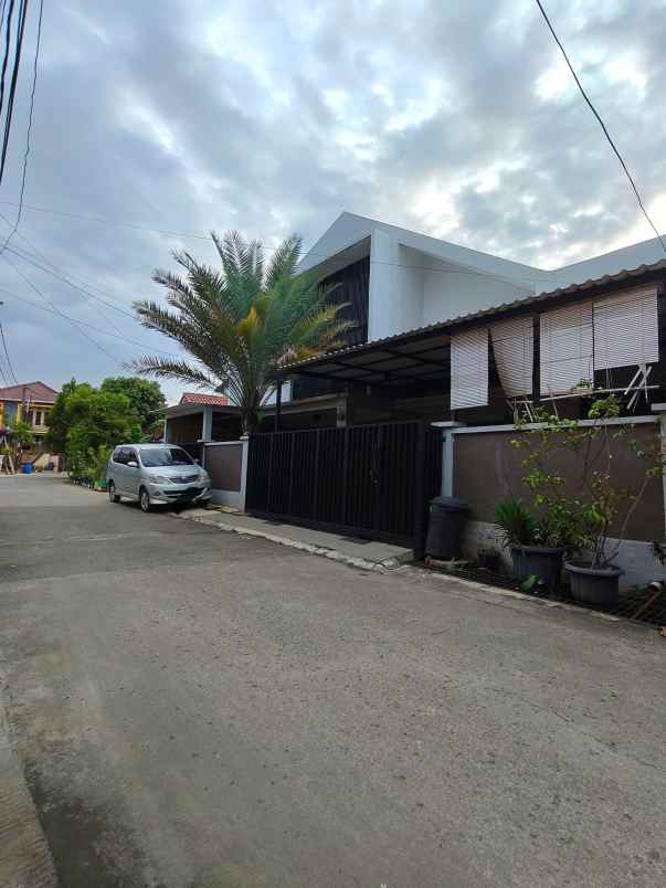 rumah secondary dalam komplek di hankam bekasi
