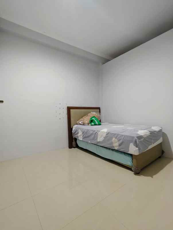 rumah secondary dalam komplek di hankam bekasi