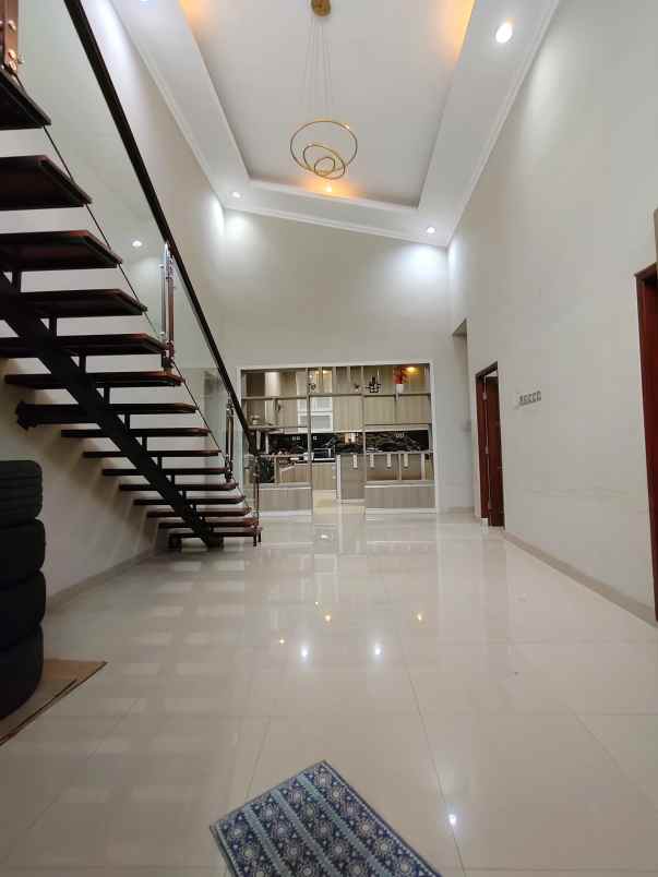 rumah secondary dalam komplek di hankam bekasi